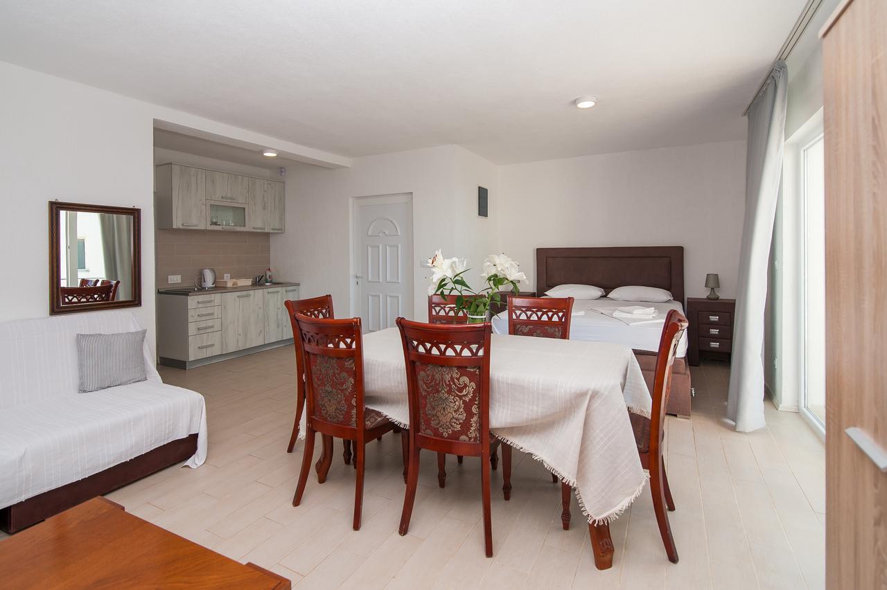 Open Sea Apartments Utjeha Dış mekan fotoğraf